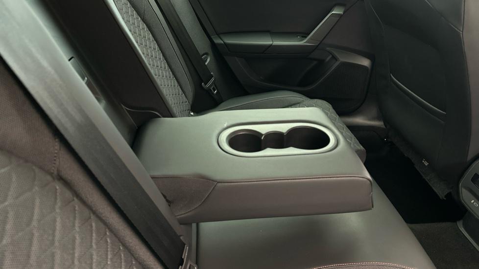 Rear Armrest/ Cup Holder