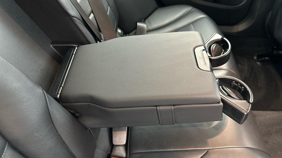 Rear Armrest/ Cup Holder