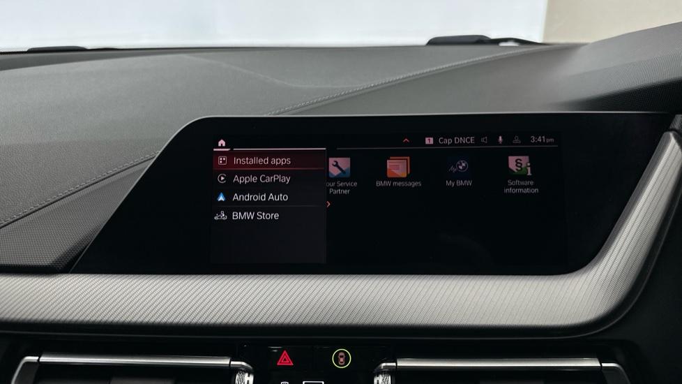 Apple CarPlay/Android Auto 