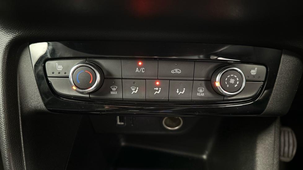 Air Conditioning /Heated Seats 