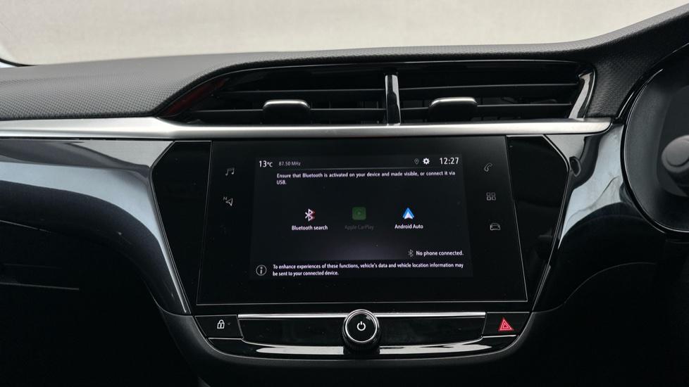 Bluetooth / Apple CarPlay / Android Auto 