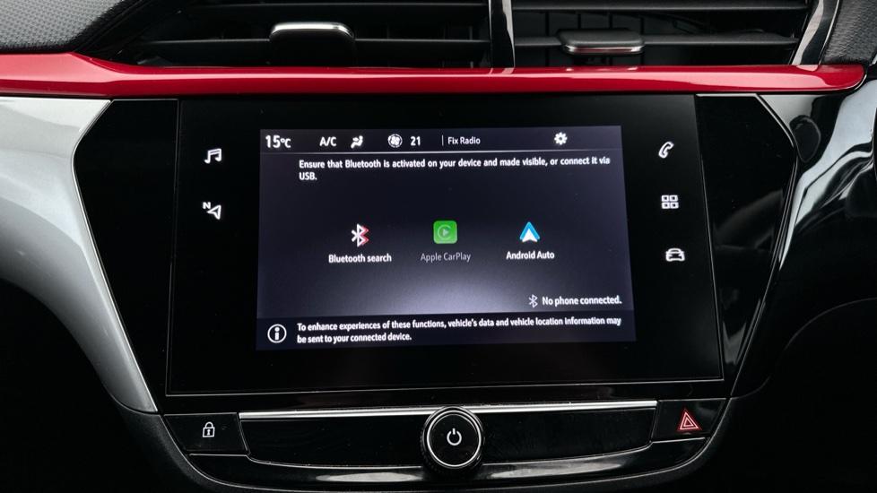 Bluetooth / Apple CarPlay / Android Auto 