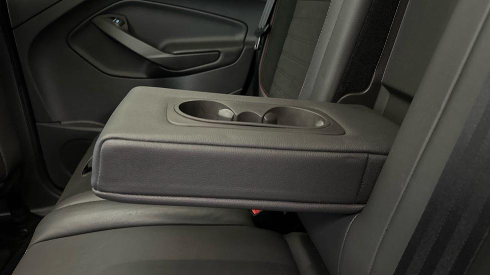 Rear Armrest/ Cup Holder