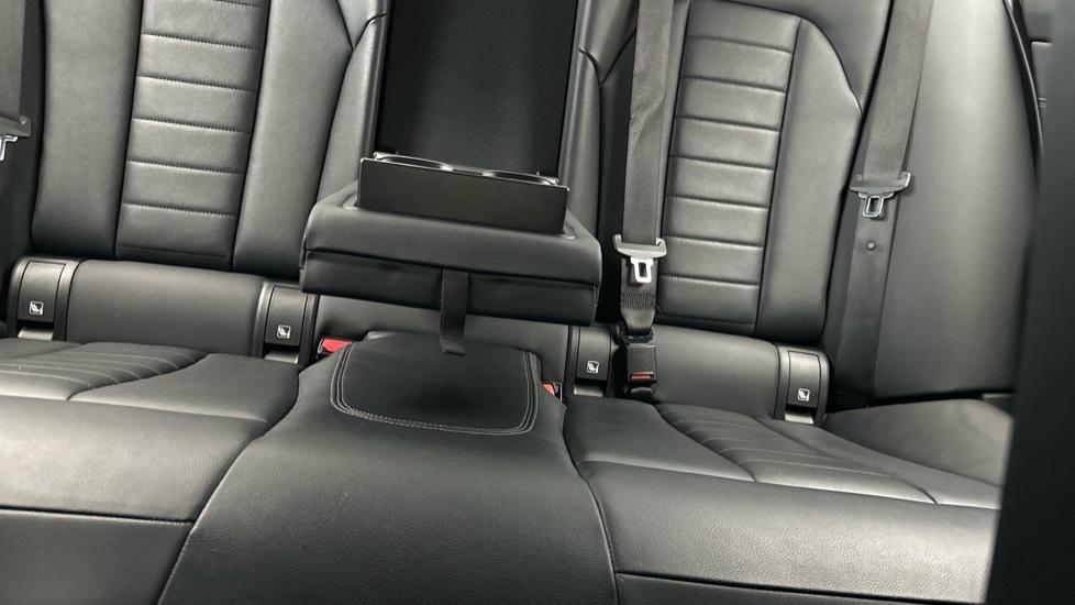 Rear Armrest/ Cup Holder