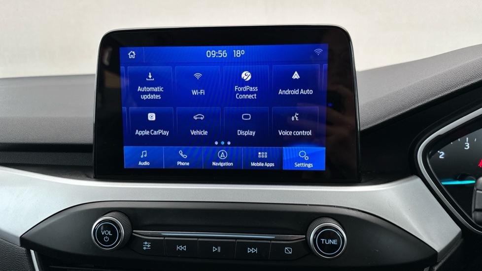 Apple Car Play & Android Auto