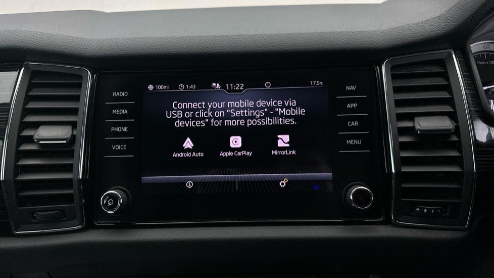 Apple Car Play & Android Auto