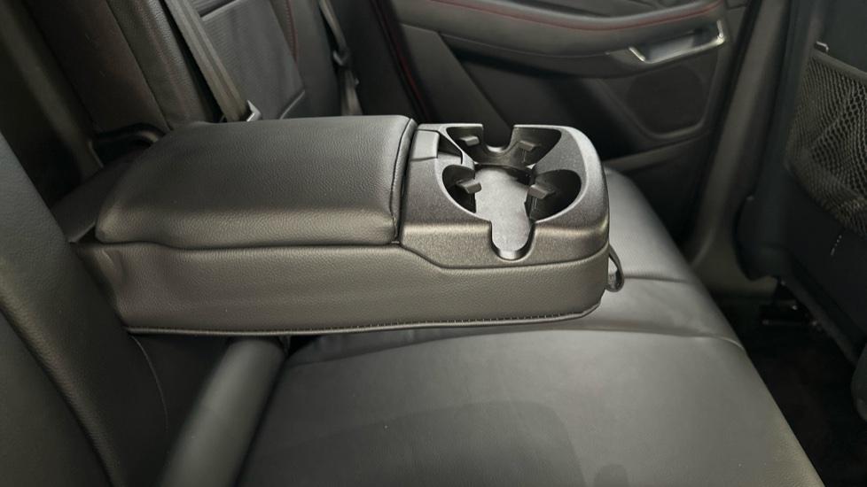 Rear Armrest/ Cup Holder