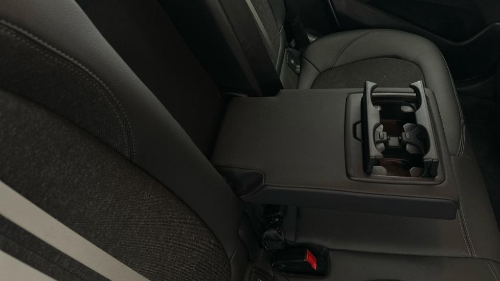 Rear Armrest/ Cup Holder