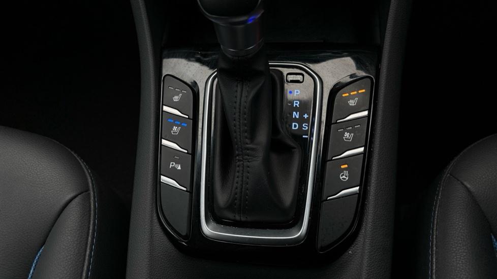 Heated steering wheel/Heated Seats /Cooled 