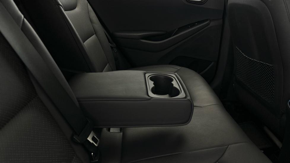 Rear Armrest/ Cup Holder