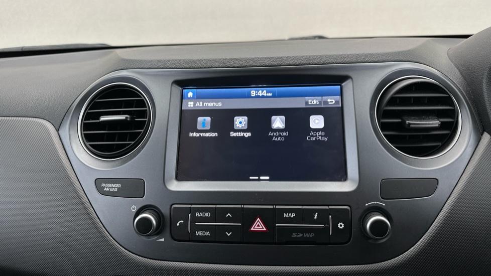 Apple Car Play & Android Auto