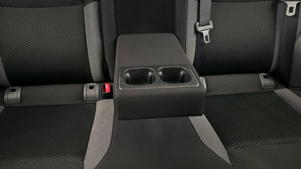 Rear Armrest/ Cup Holder