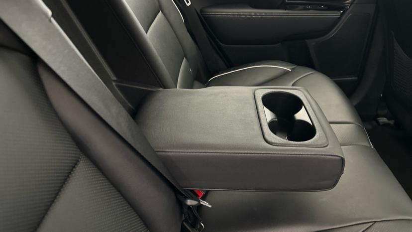 Rear Armrest/ Cup Holder