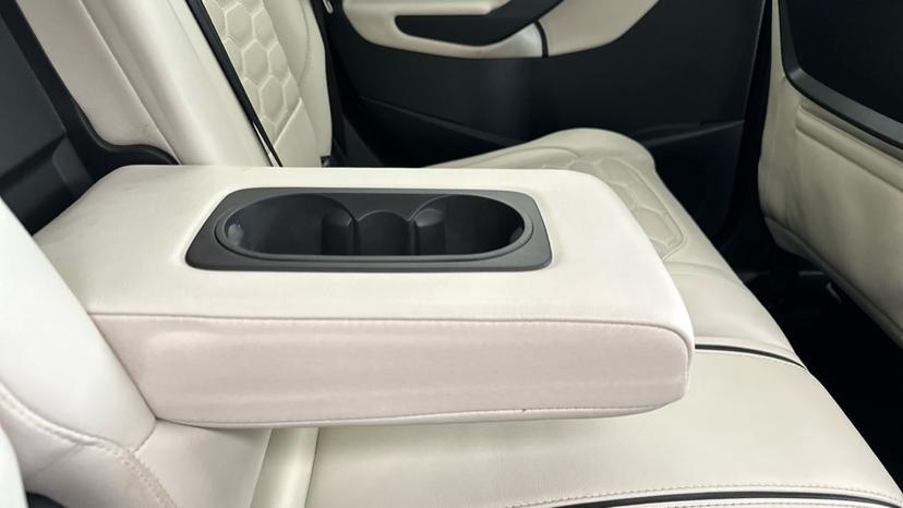 Rear Armrest/ Cup Holder