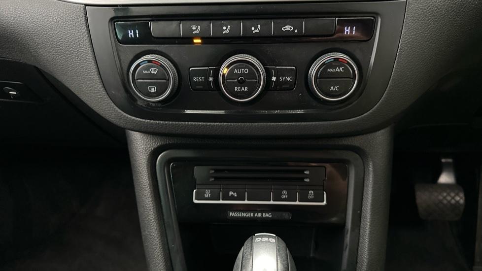 Dual Climate Control / Air Conditioning 