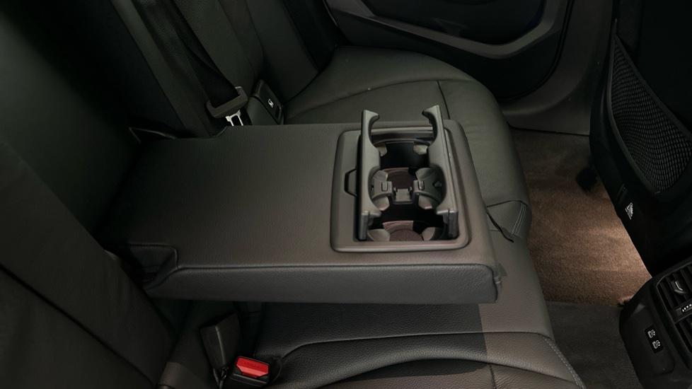 Rear Armrest/ Cup Holder