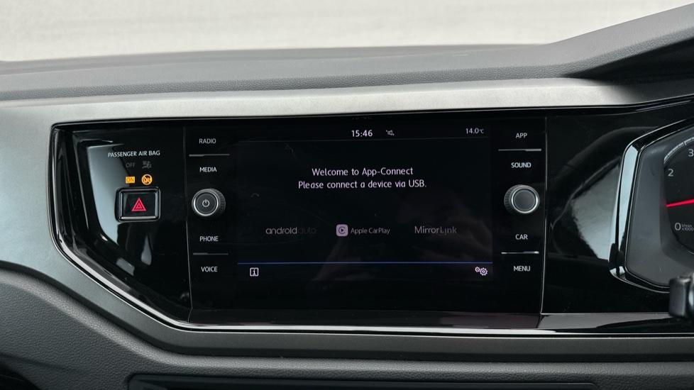 Apple Car Play & Android Auto