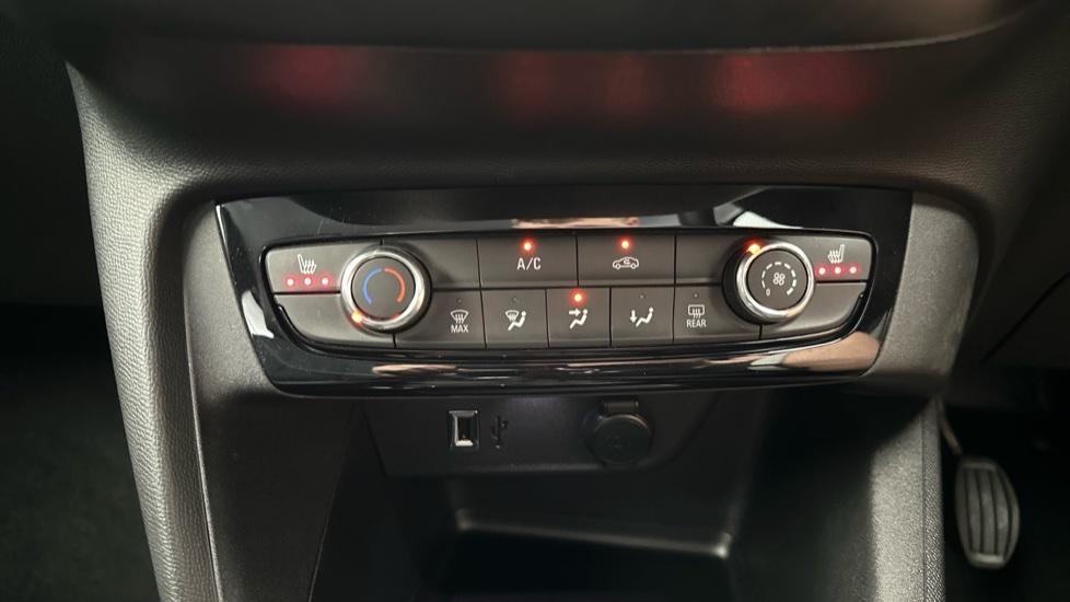 Air Conditioning /Heated Seats 