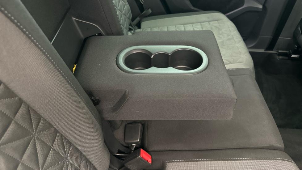 Rear Armrest/ Cup Holder