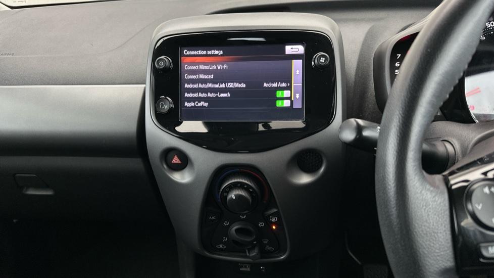 Apple Car Play & Android Auto