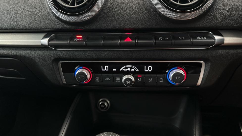 Air Conditioning /Dual Climate Control /Auto Stop/Start 