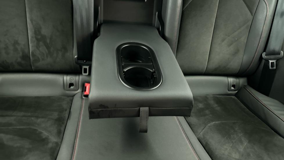 Rear Armrest/ Cup Holder