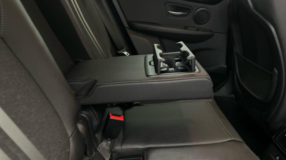 Rear Armrest/ Cup Holder