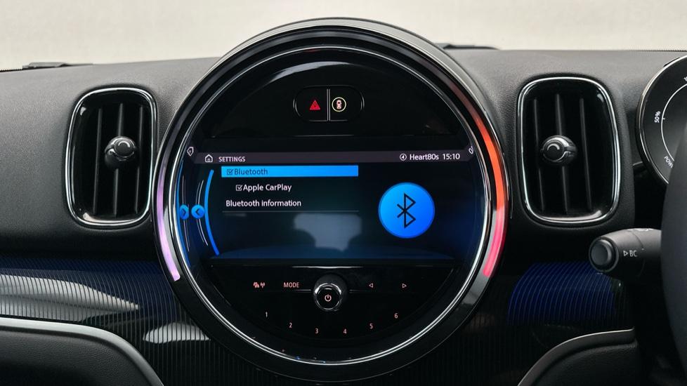 Bluetooth / Apple CarPlay