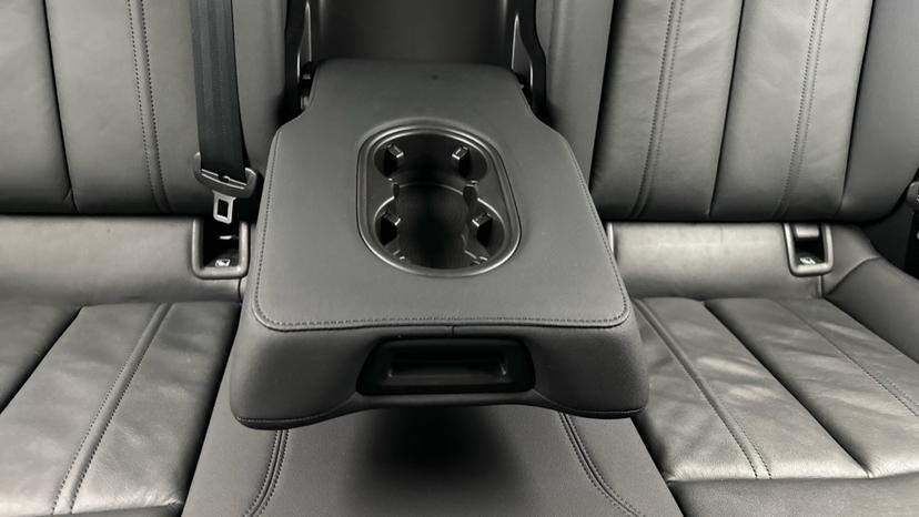 Rear Armrest/ Cup Holder