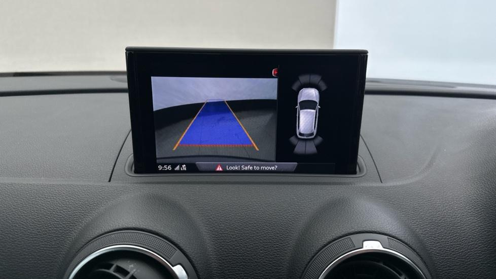 Rear View Camera/Park Pilot 