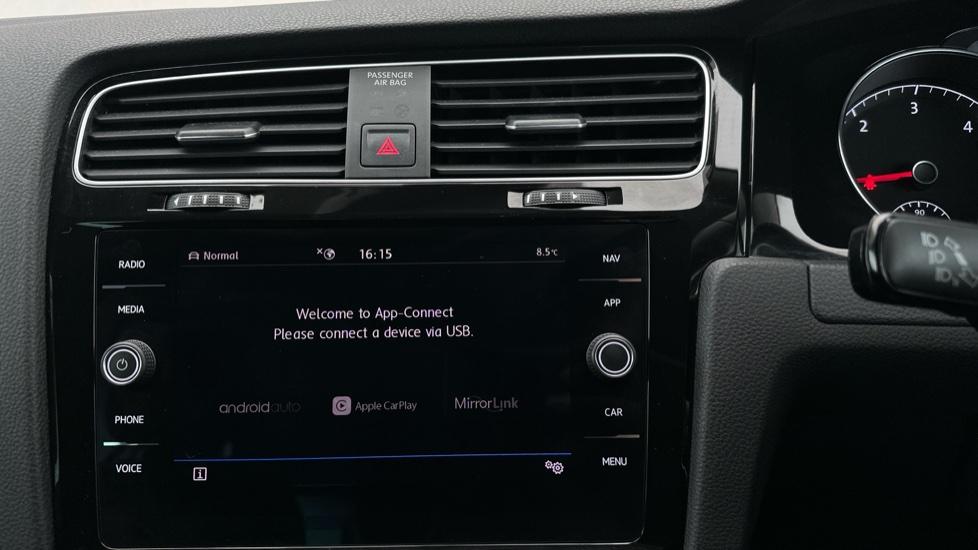 Apple Car Play & Android Auto