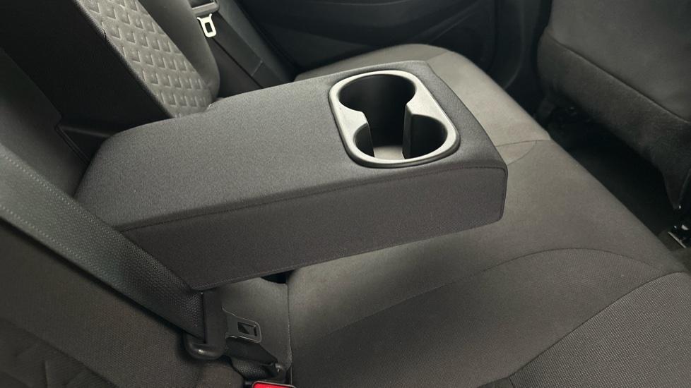 Rear Armrest/ Cup Holder