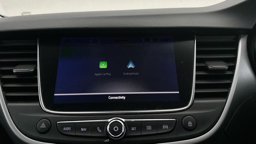 Apple Car Play & Android Auto