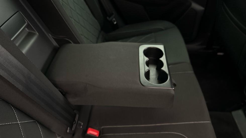 Rear Armrest/ Cup Holder