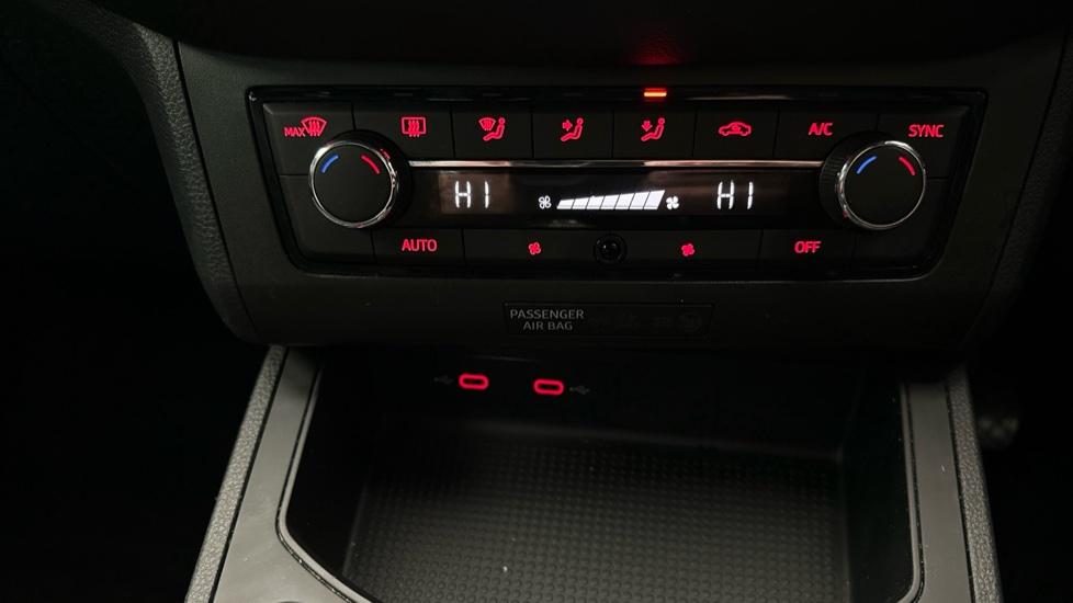 Air Conditioning /Dual Climate Control 