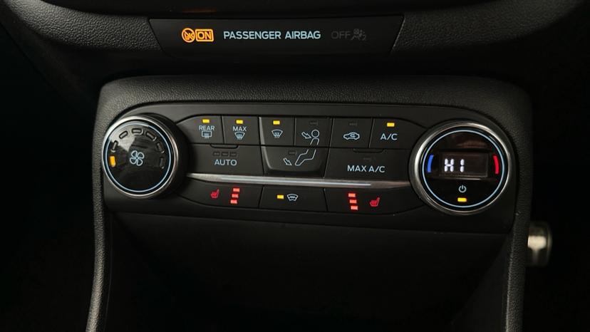 Air Conditioning /Heated Seats 