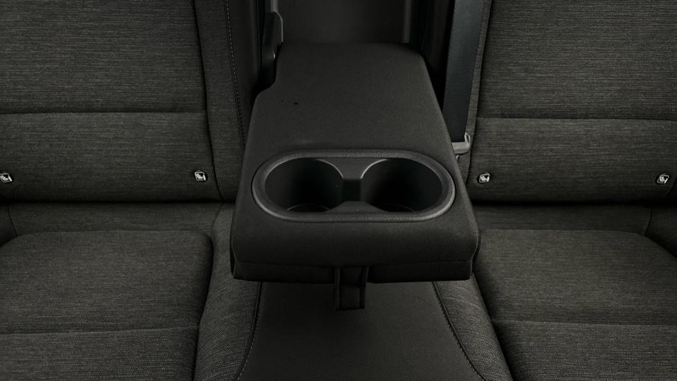 Rear Armrest/ Cup Holder