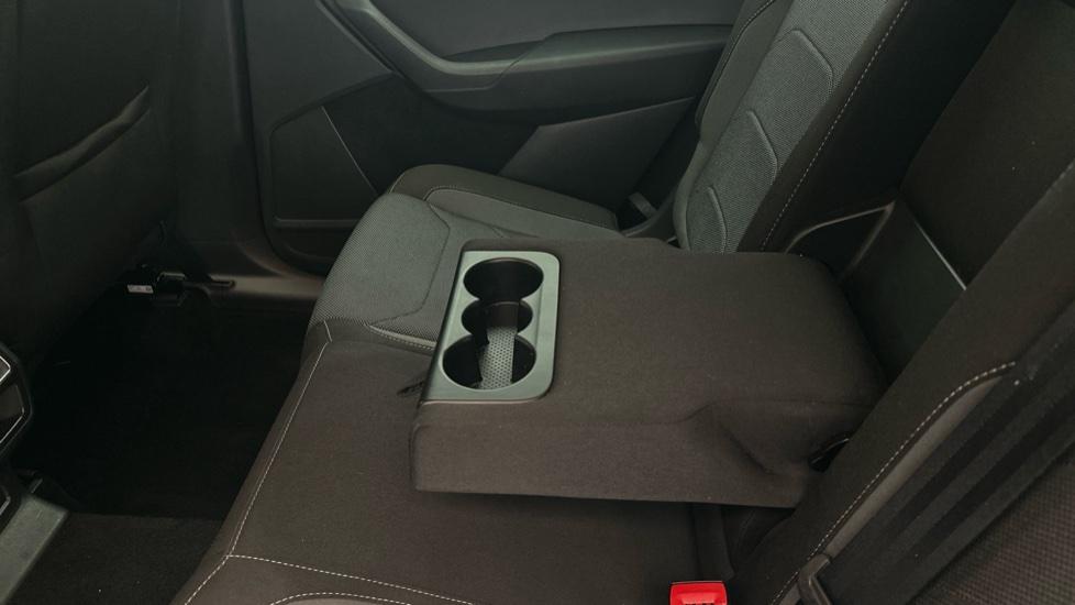 Rear Armrest/ Cup Holder