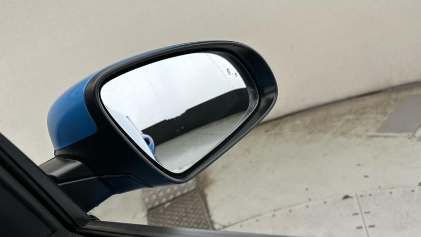 Blind Spot Monitoring System 