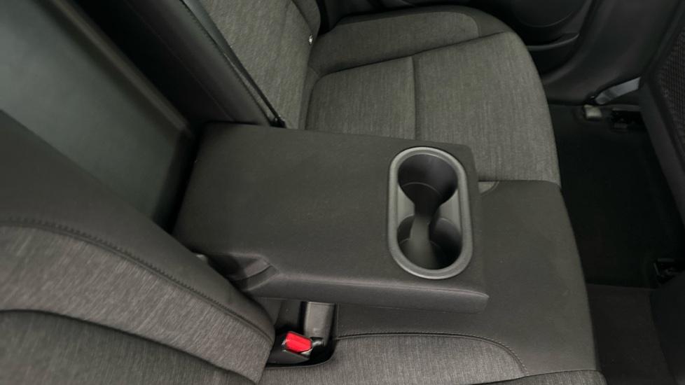 Rear Armrest/ Cup Holder