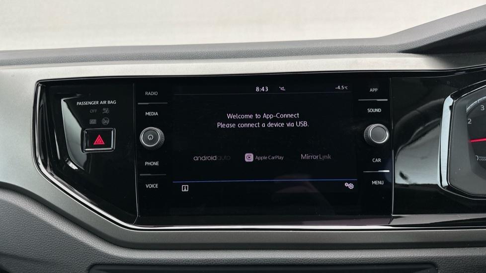 Apple CarPlay/Android Auto 