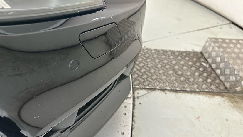 Front Parking Sensors /Headlight Washers 