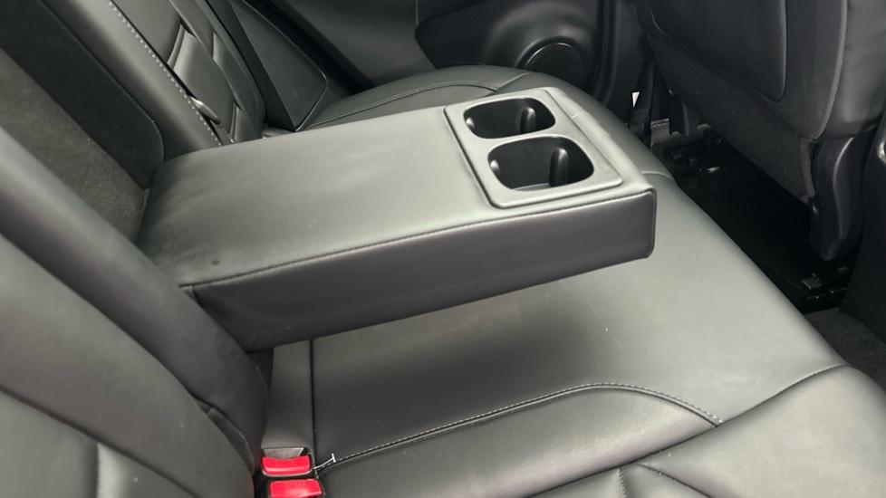 Rear Armrest/ Cup Holder