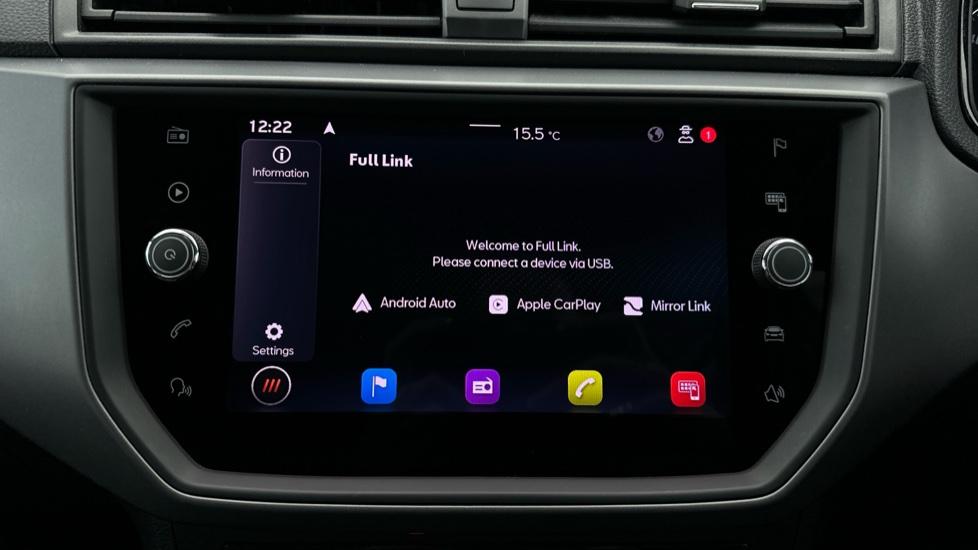 Apple Car Play & Android Auto