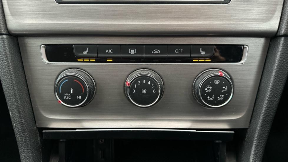 Air Conditioning  /Heated Seats 