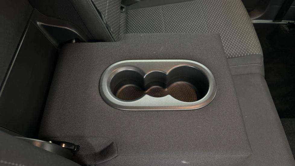 Rear Armrest/ Cup Holder