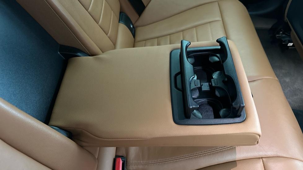 Rear Armrest/ Cup Holder