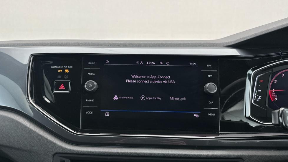 Apple Car Play & Android Auto