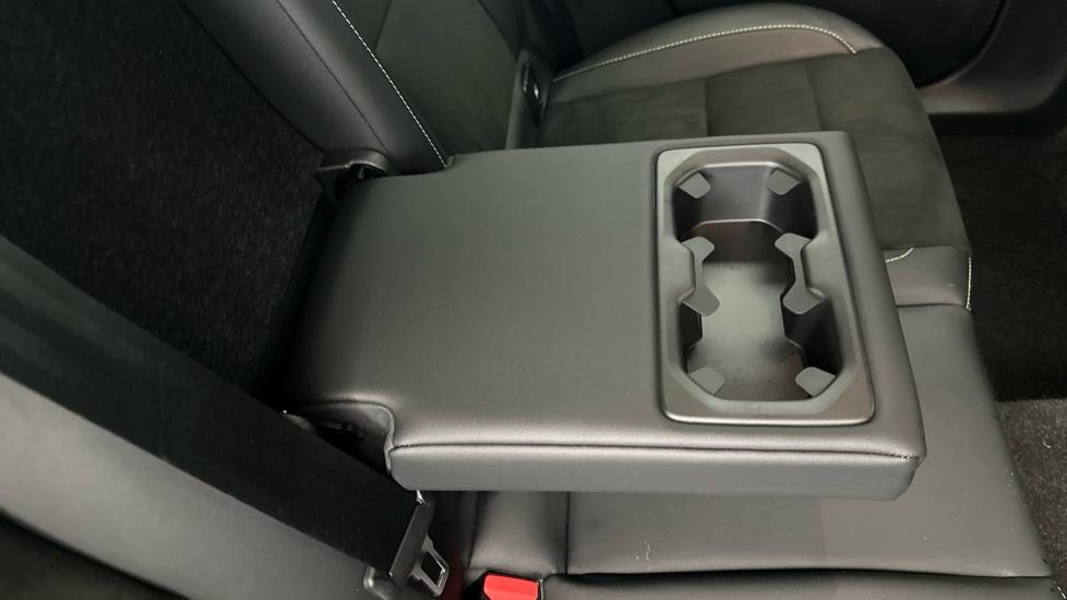 Rear Armrest/ Cup Holder