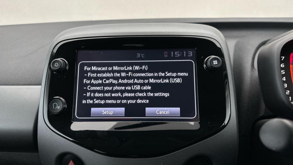 Apple CarPlay / Android Auto 